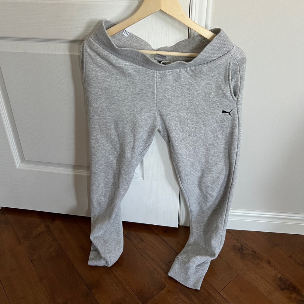 Woman Puma jogger